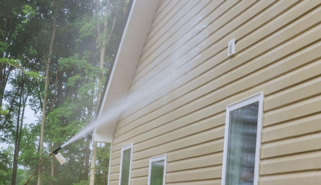 pressure washing home